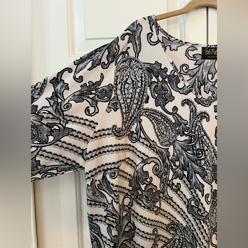 Bob Mackie Wearable Art Floral Long Sleeve Vneck Blouse NWOT Size 2X - Picture 3 of 6